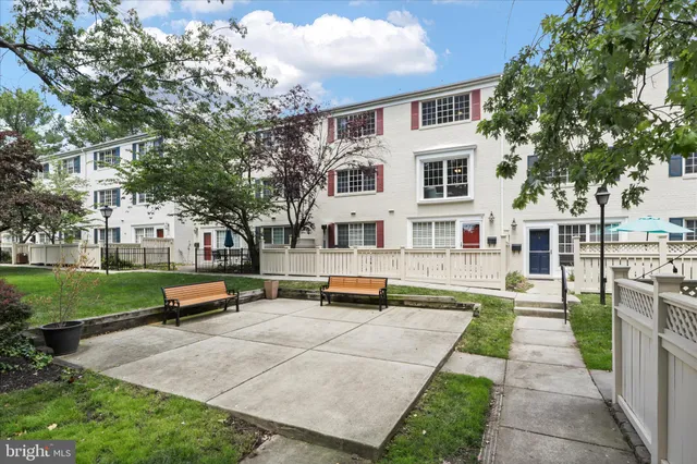 $535,000 | 1573 North Van Dorn Street, Unit A, Alexandria, VA 22304