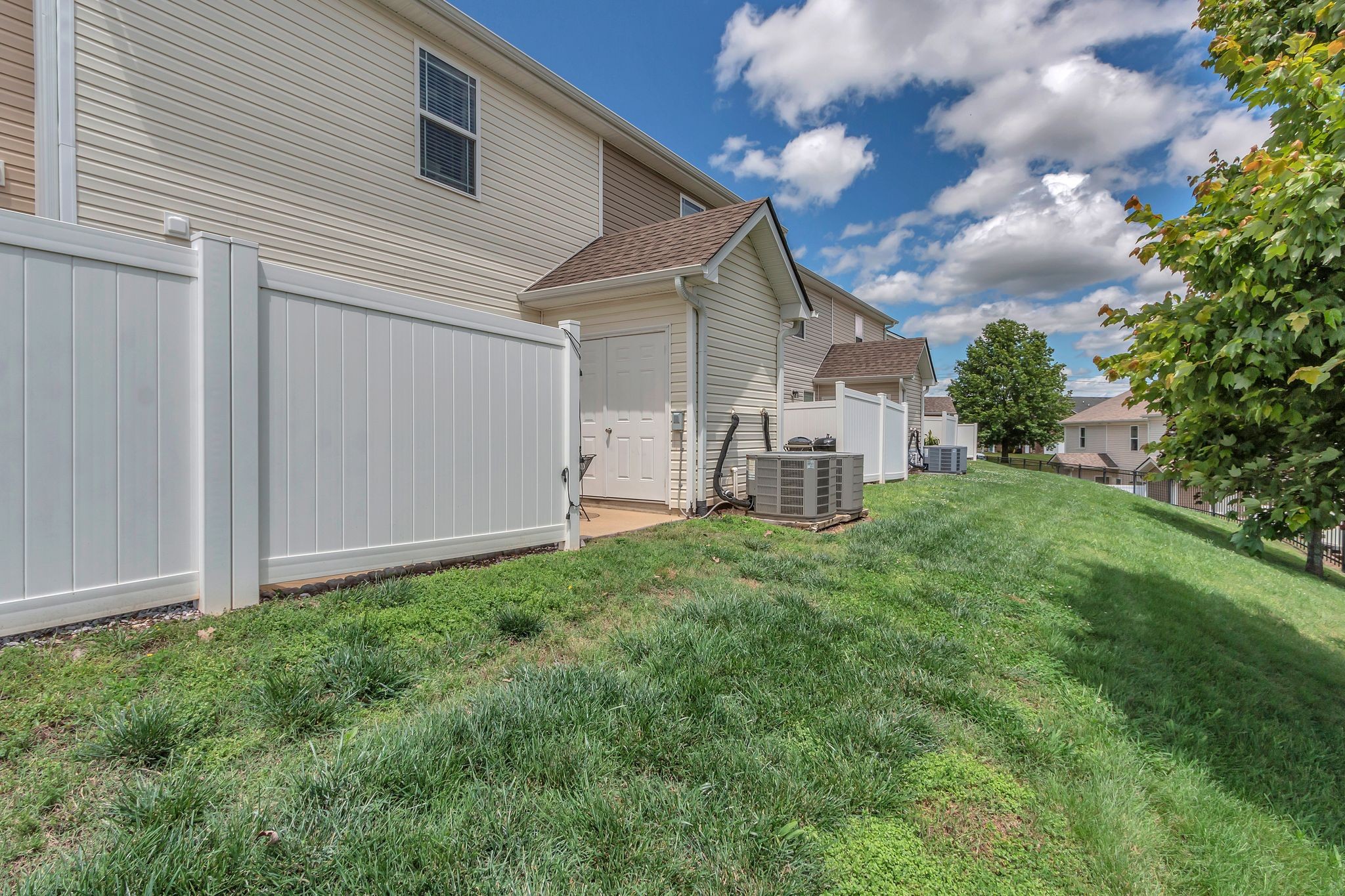 4004 Currant Court Spring Hill, TN 37174 - Photo 28 of 28 a view of a backyard of the house