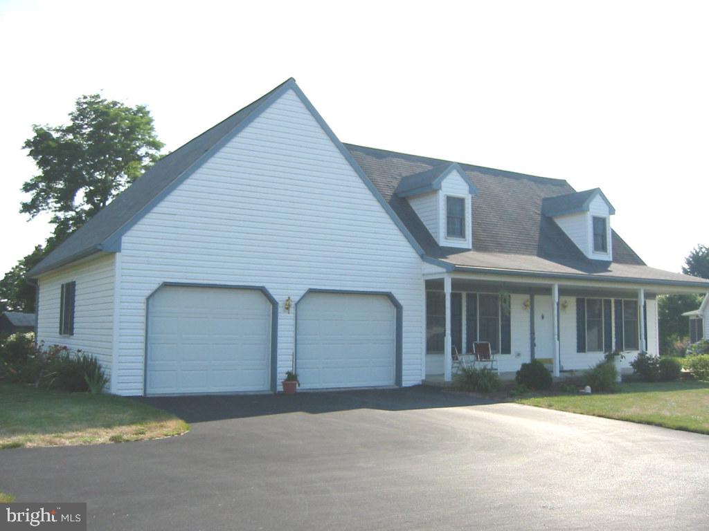 279 Raspberry Road Leola, PA 17540 - Photo 3 of 12 Gallery Image 3