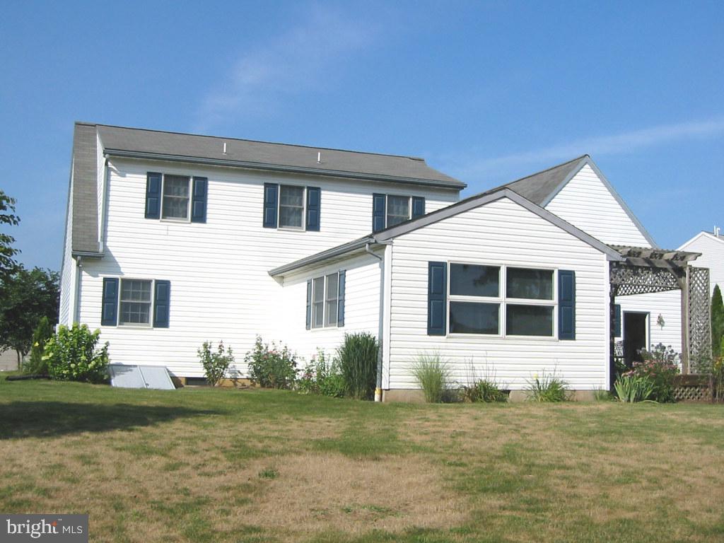 279 Raspberry Road Leola, PA 17540 - Photo 5 of 12 Gallery Image 5