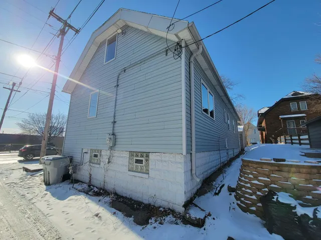 $259,900 | 122 West Maple Street, Milwaukee, WI 53204
