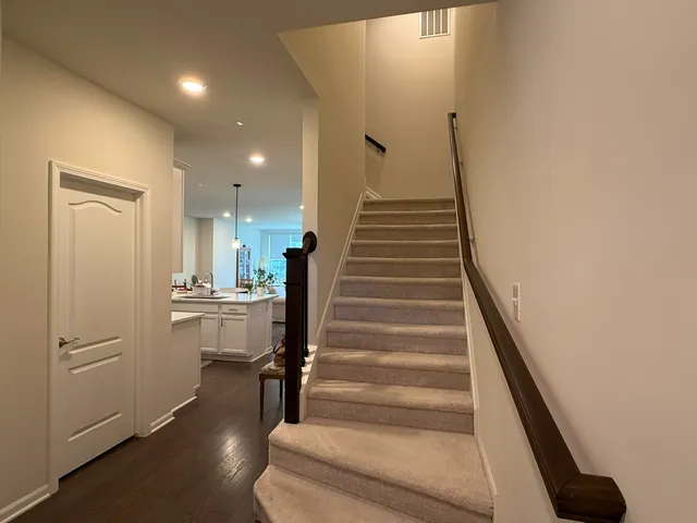 $3,200 | 22478 Woodbridge Lane, Novi, MI 48375