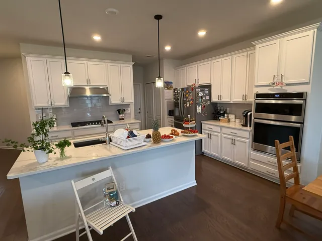 $3,200 | 22478 Woodbridge Lane, Novi, MI 48375