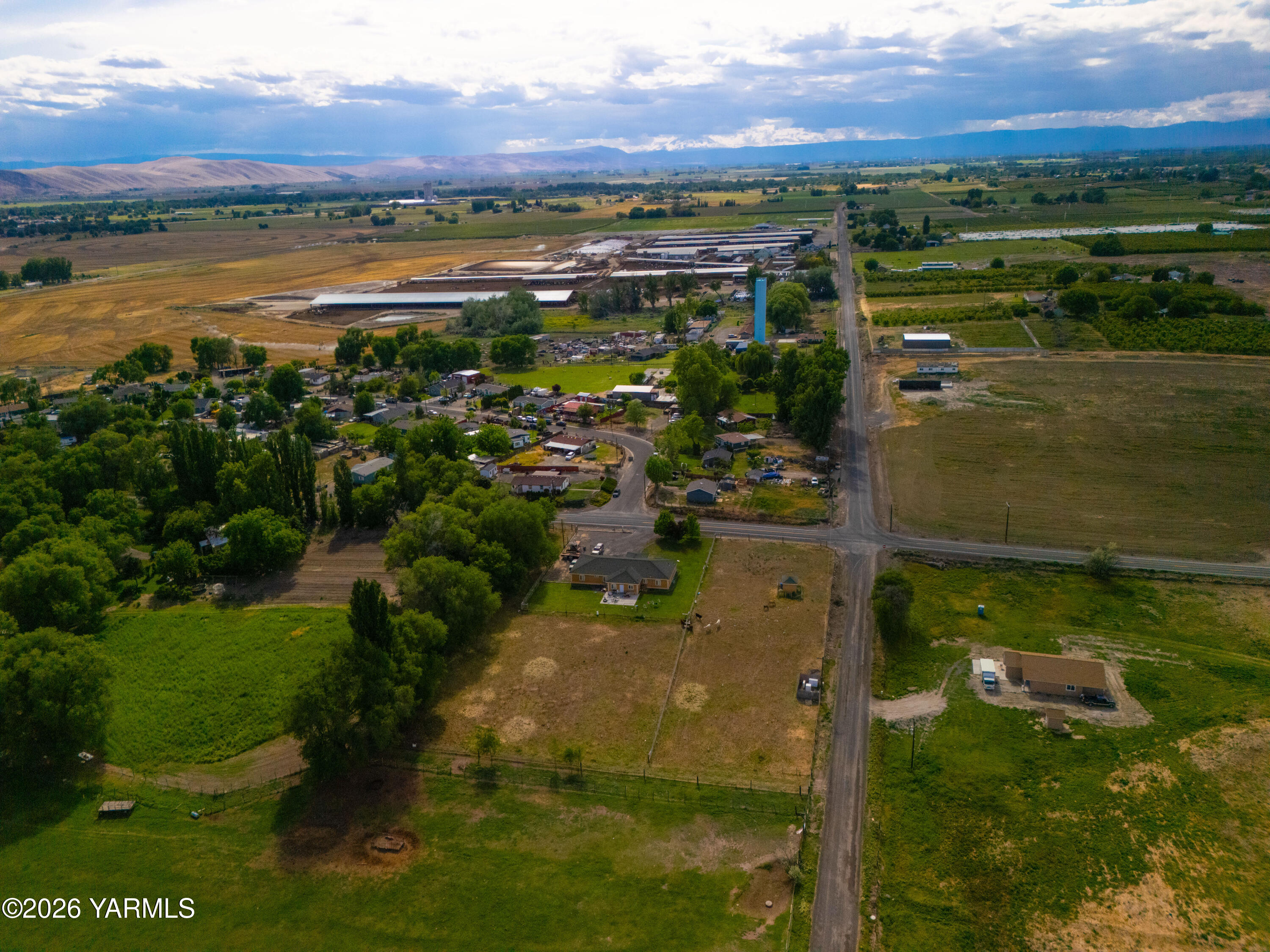 1811 Beam Road Granger, WA 98932 - Photo 22 of 26 a view of lake with city view