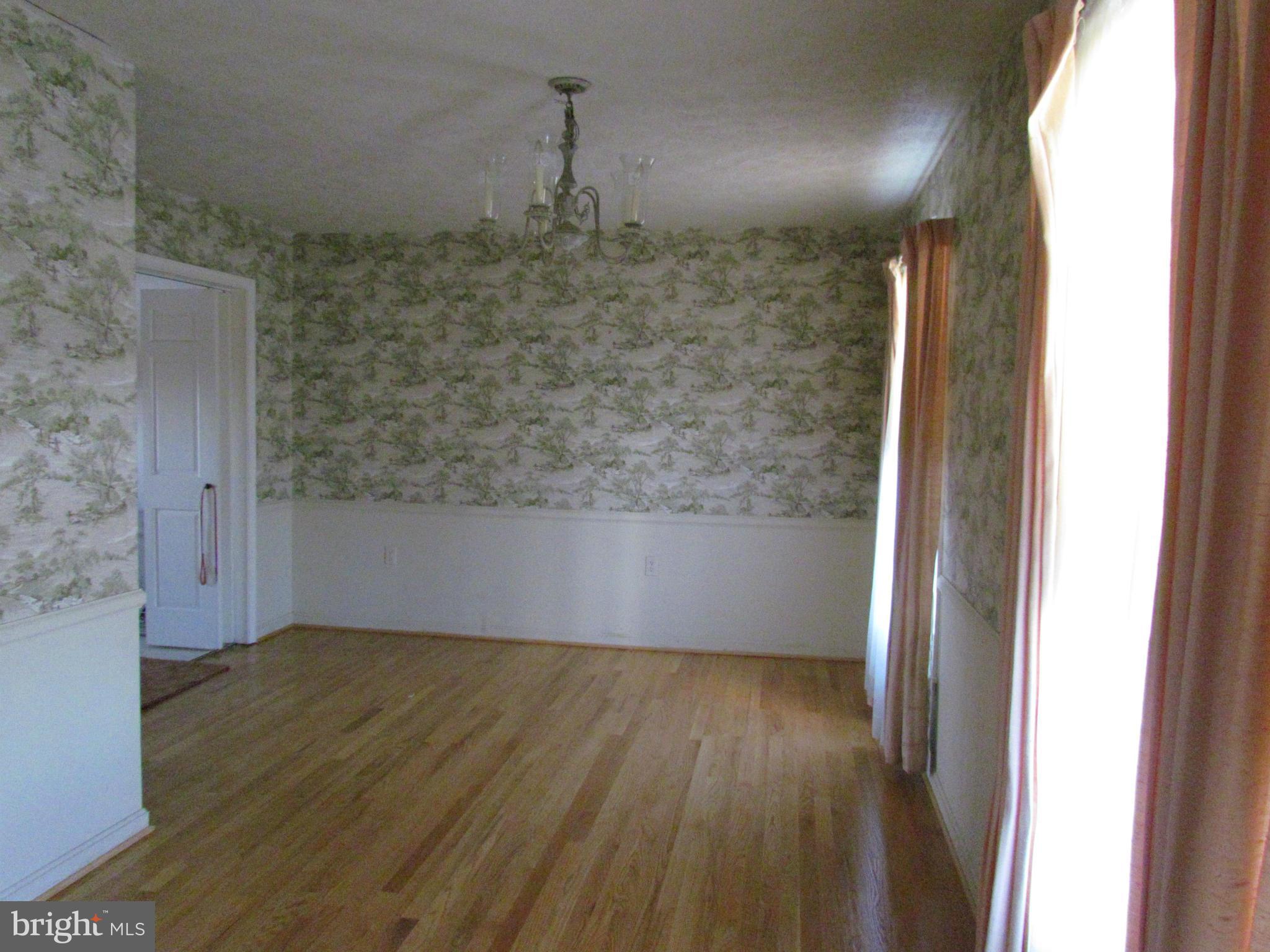 115 Tuscarora Road Winchester, VA 22603 - Photo 2 of 12 Dining Room