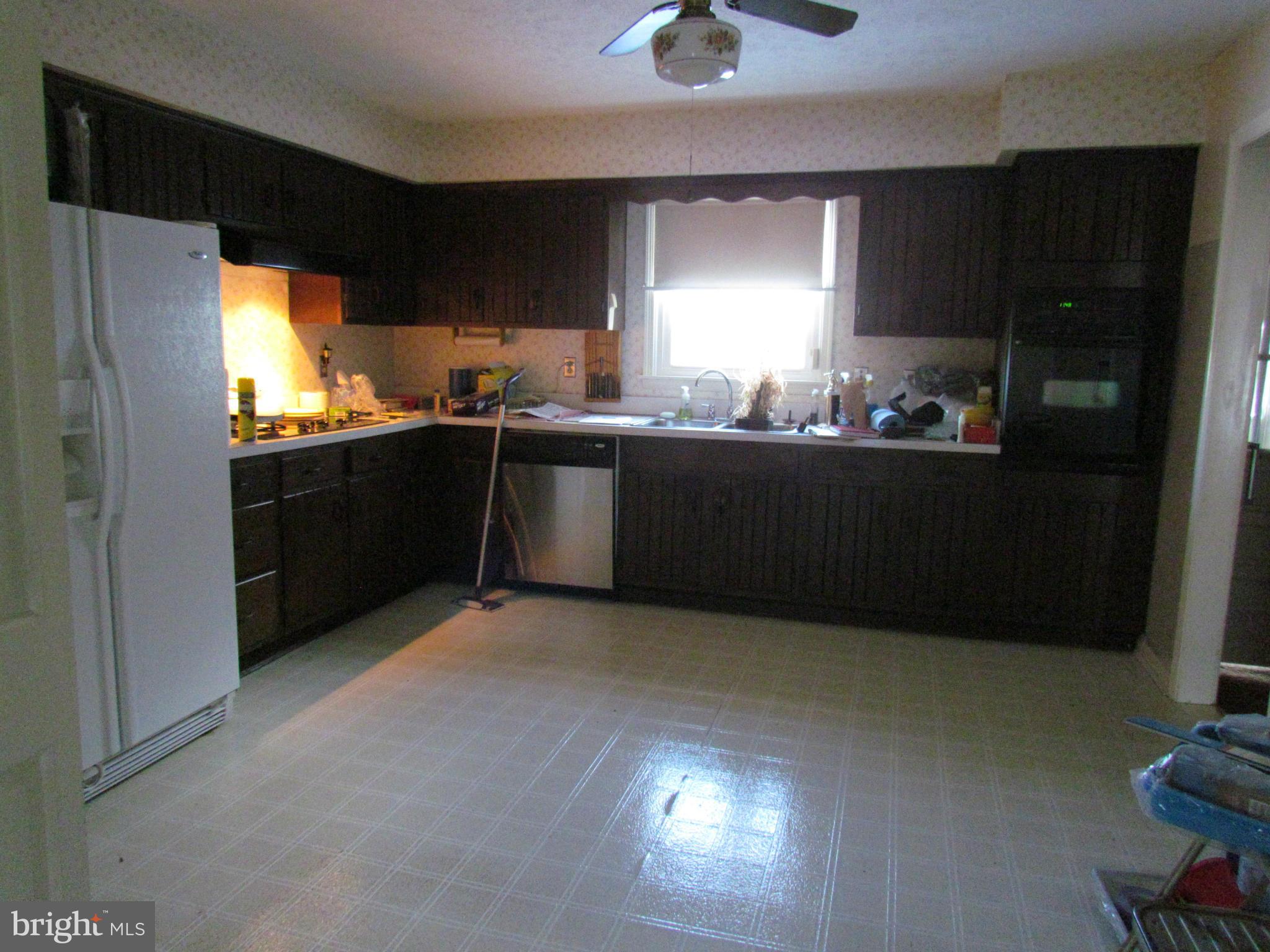 115 Tuscarora Road Winchester, VA 22603 - Photo 7 of 12 Kitchen