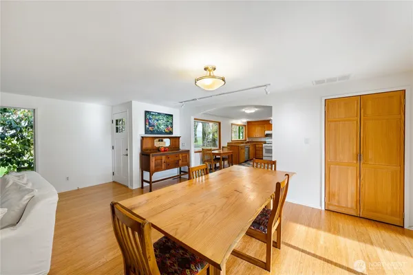 $600,000 | 16005 Laconner Whitney Road, La Conner, WA 98257