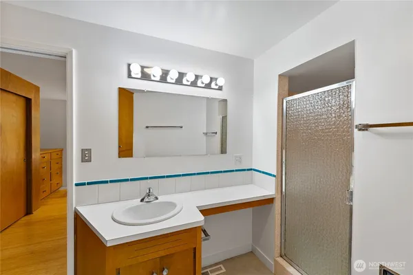 $600,000 | 16005 Laconner Whitney Road, La Conner, WA 98257