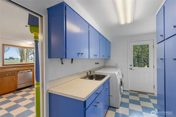 $600,000 | 16005 Laconner Whitney Road, La Conner, WA 98257