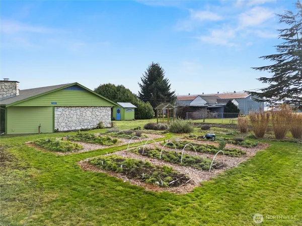 $600,000 | 16005 Laconner Whitney Road, La Conner, WA 98257