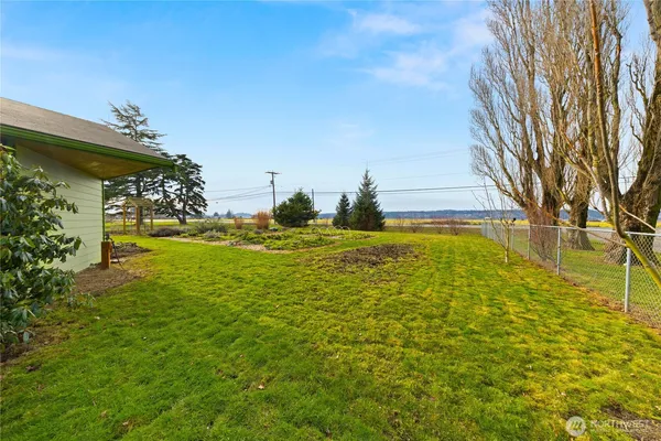 $600,000 | 16005 Laconner Whitney Road, La Conner, WA 98257