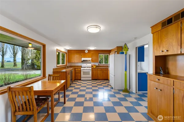 $600,000 | 16005 Laconner Whitney Road, La Conner, WA 98257