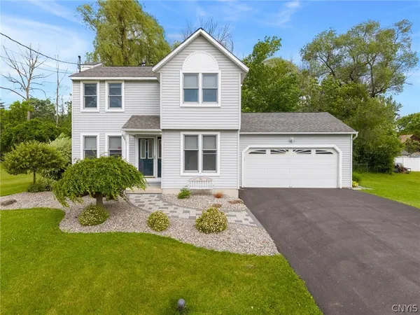 $289,900 | 106 Laura Drive, Geddes, NY 13209