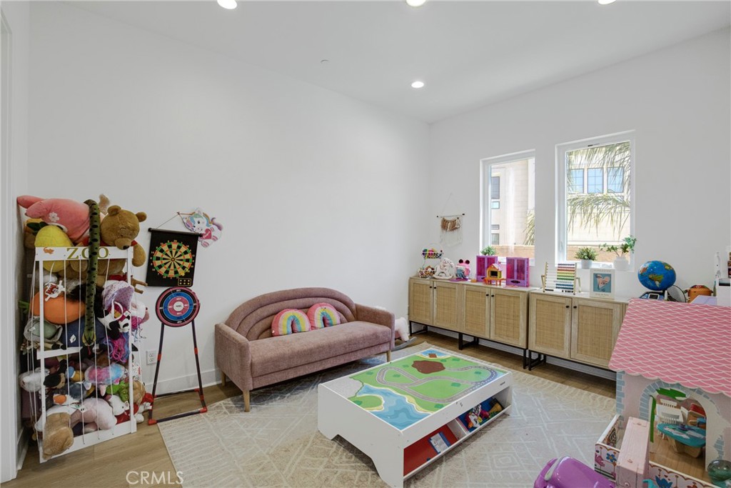 11944 Red Hawk Lane Porter Ranch, CA 91326 - Photo 14 of 40 Gallery Image 14