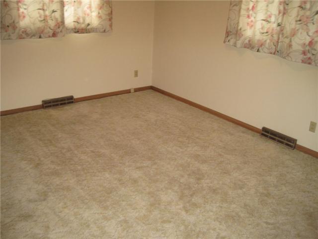 3235 Eastwick Road Columbus, OH 43232 - Photo 4 of 16 Gallery Image 4