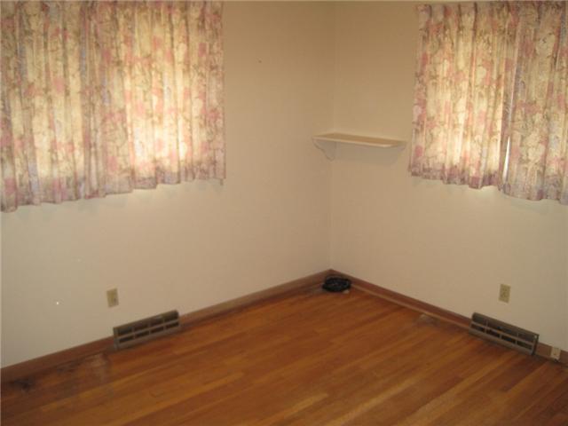 3235 Eastwick Road Columbus, OH 43232 - Photo 5 of 16 Gallery Image 5