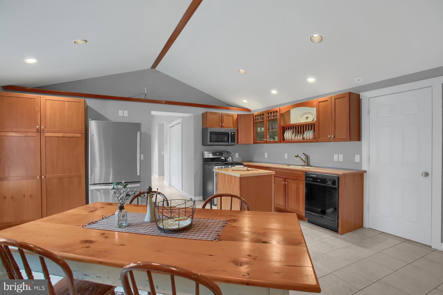 534 Mountain Road Boiling Springs, PA 17007 - Photo 11 of 34 Gallery Image 11