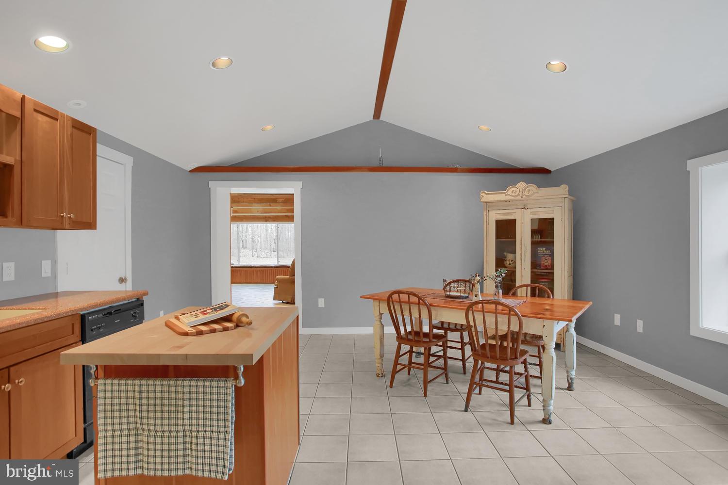 534 Mountain Road Boiling Springs, PA 17007 - Photo 8 of 34 Gallery Image 8