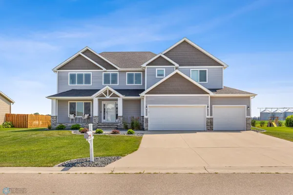 $499,000 | 440 B-52 Street, Kindred, ND 58051