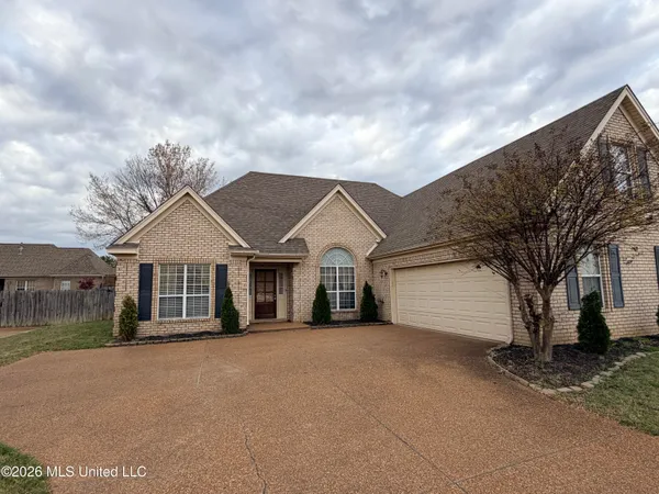 $299,900 | 112 Forked Creek Parkway, Hernando, MS 38632