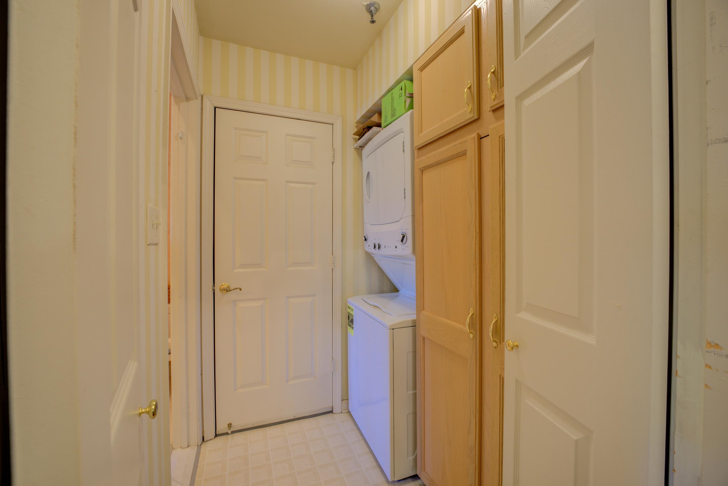 405 South Perkins Road, Unit 450 Memphis, TN 38117 - Photo 14 of 28 a bathroom with a shower and a glass door