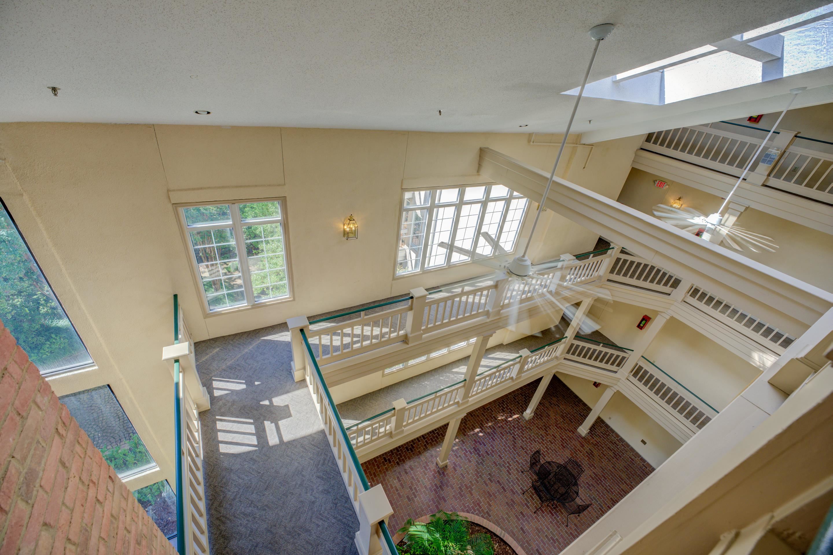 405 South Perkins Road, Unit 450 Memphis, TN 38117 - Photo 18 of 28 a view of an entryway with a kitchen