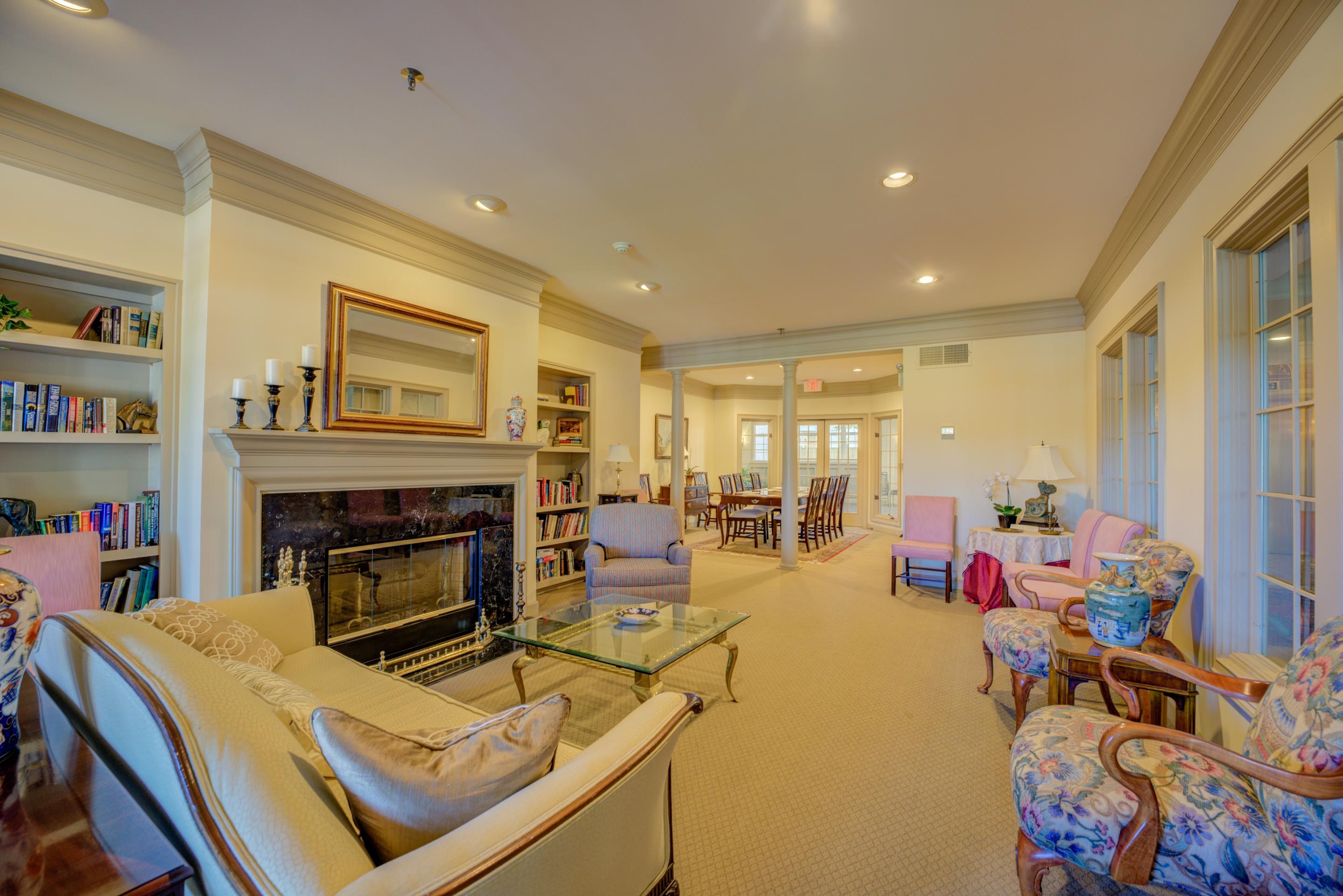 405 South Perkins Road, Unit 450 Memphis, TN 38117 - Photo 21 of 28 a living room with furniture fireplace and a large window