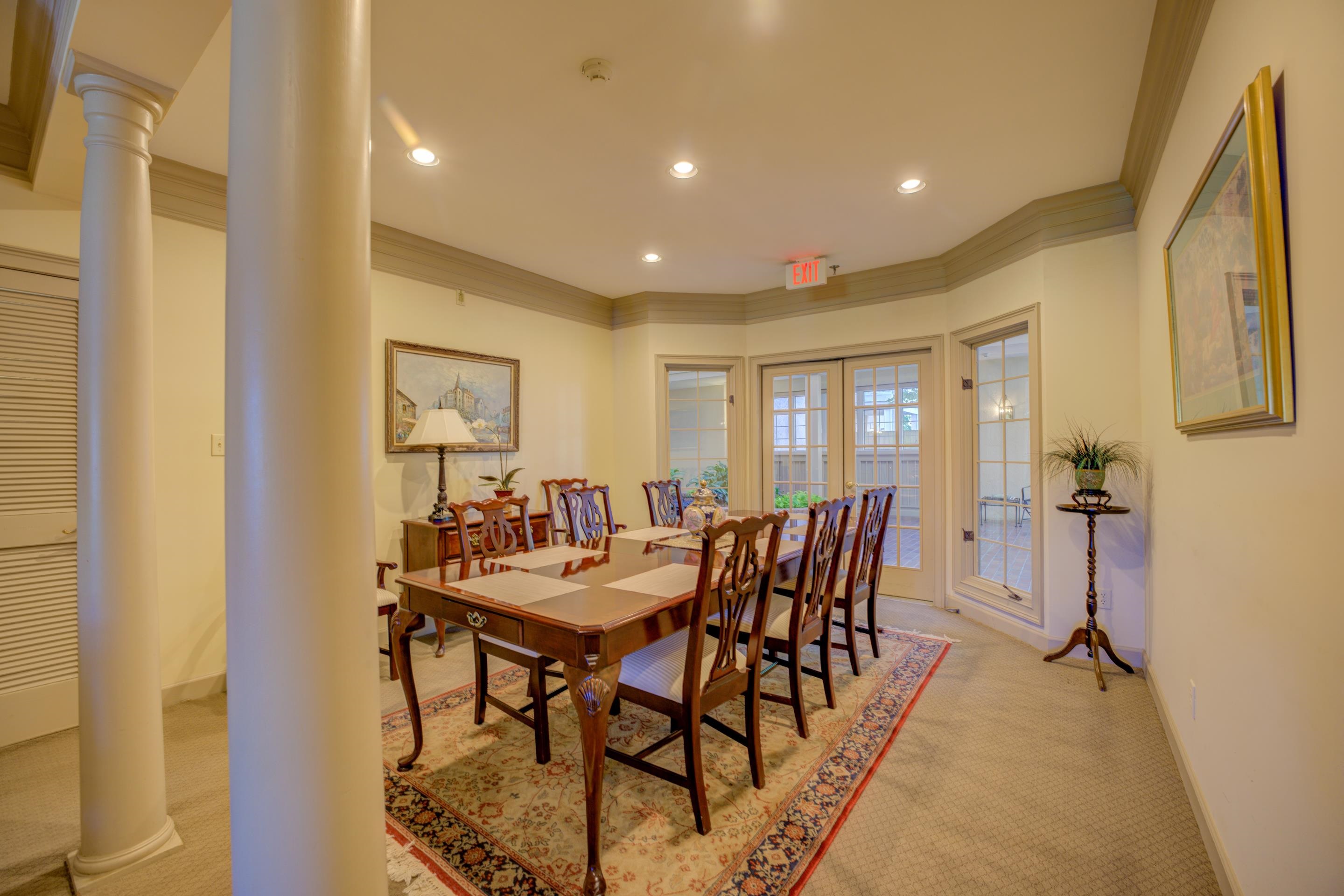 405 South Perkins Road, Unit 450 Memphis, TN 38117 - Photo 22 of 28 a dining room with furniture and window