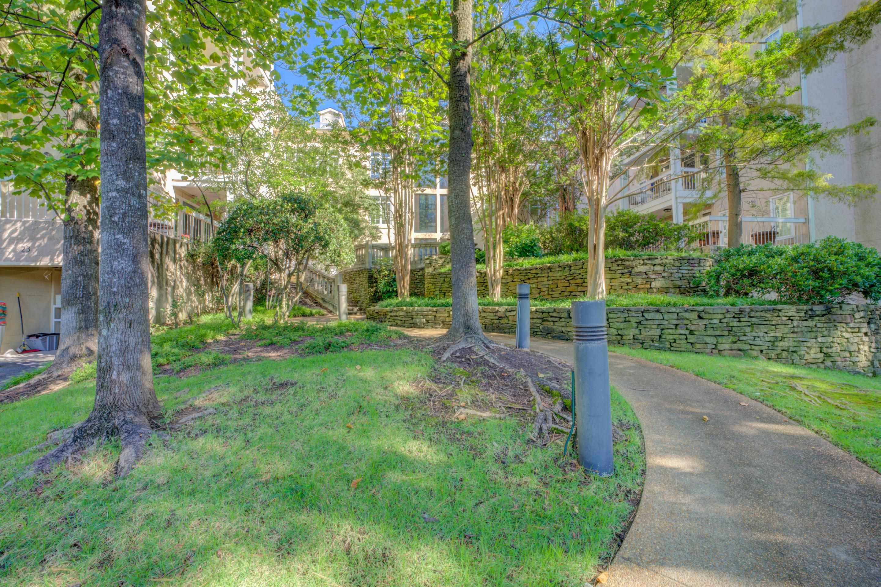 405 South Perkins Road, Unit 450 Memphis, TN 38117 - Photo 24 of 28 a view of a park with large trees