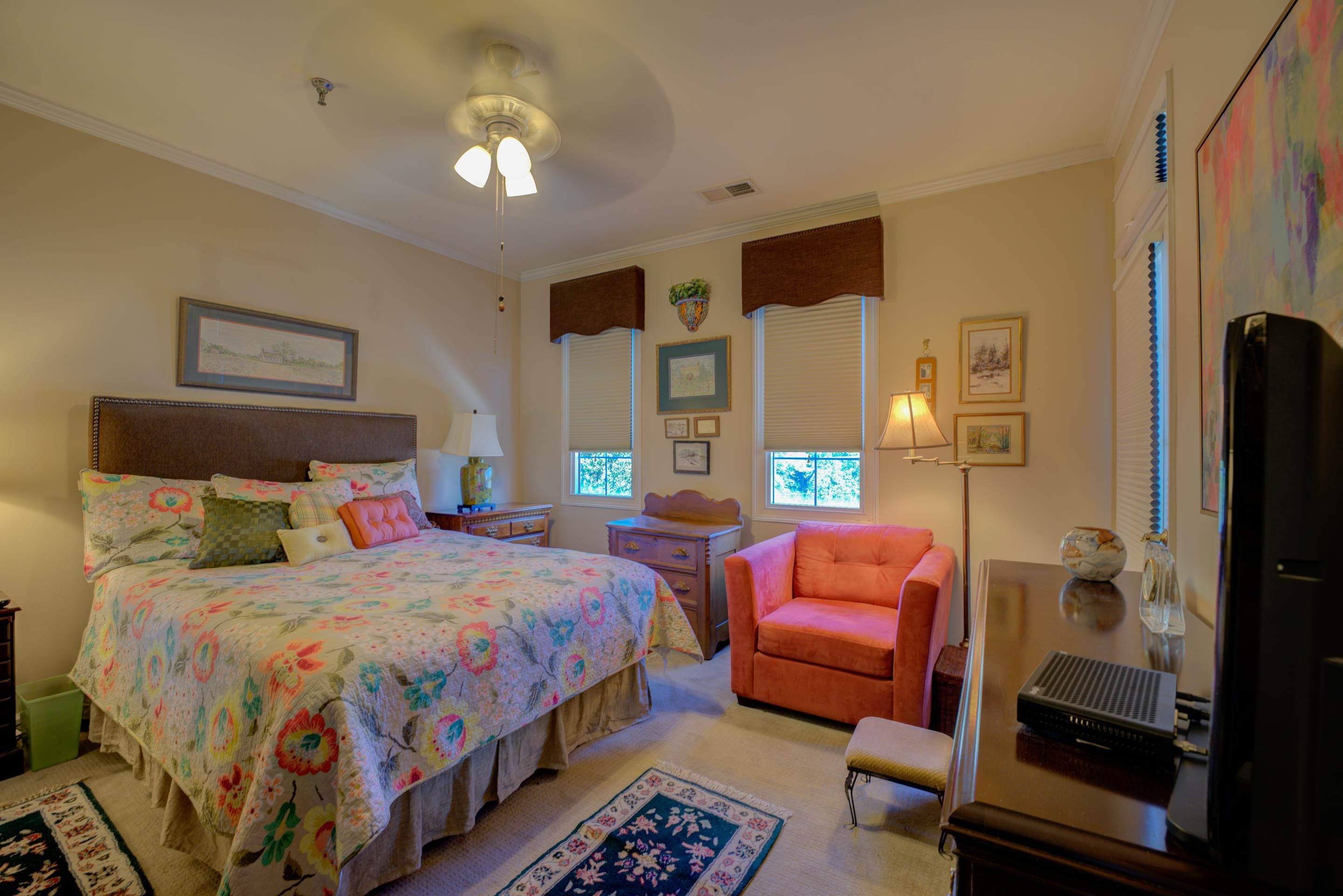 405 South Perkins Road, Unit 450 Memphis, TN 38117 - Photo 8 of 28 a bedroom with a bed couch and window