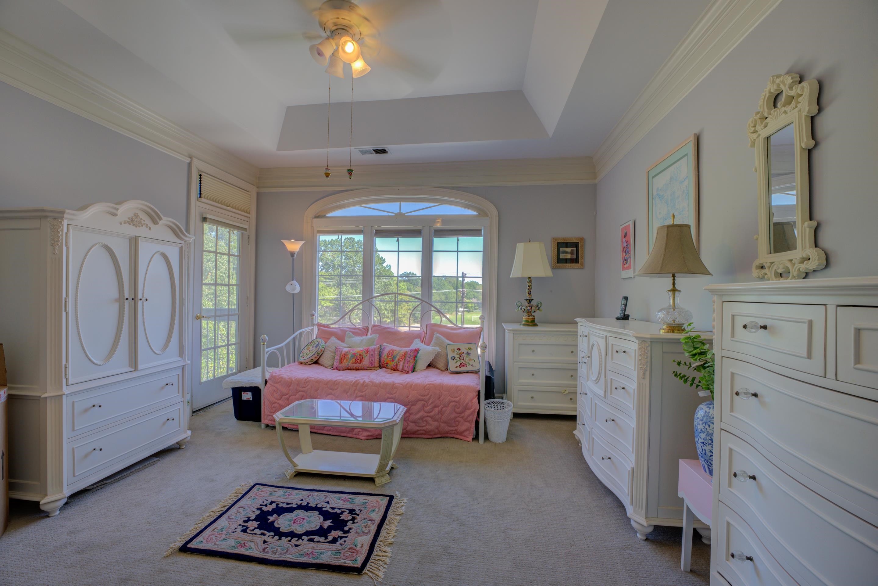 405 South Perkins Road, Unit 450 Memphis, TN 38117 - Photo 10 of 28 a bedroom with a bed dresser and a window
