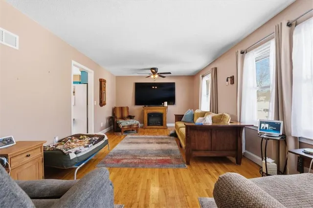 $280,000 | 205 West Olive Street, Raymore, MO 64083