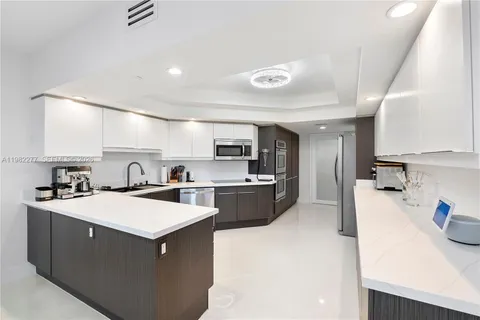 $2,200,000 | 7000 Island Boulevard, Unit 2609, Aventura, FL 33160