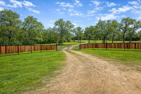 $480,000 | 7031 Red Rock Road, Franklin, TX 77856