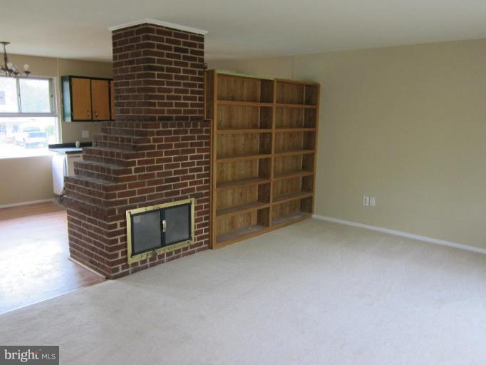 6205 Julian Street Springfield, VA 22150 - Photo 3 of 8 Living Room #2