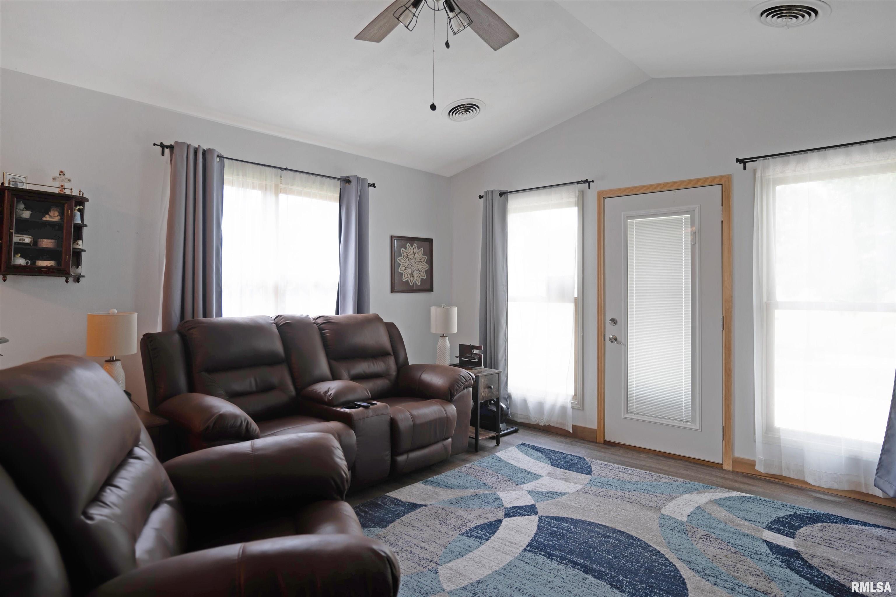 803 Harrington Road Henry, IL 61537 - Photo 3 of 26 Gallery Image 3
