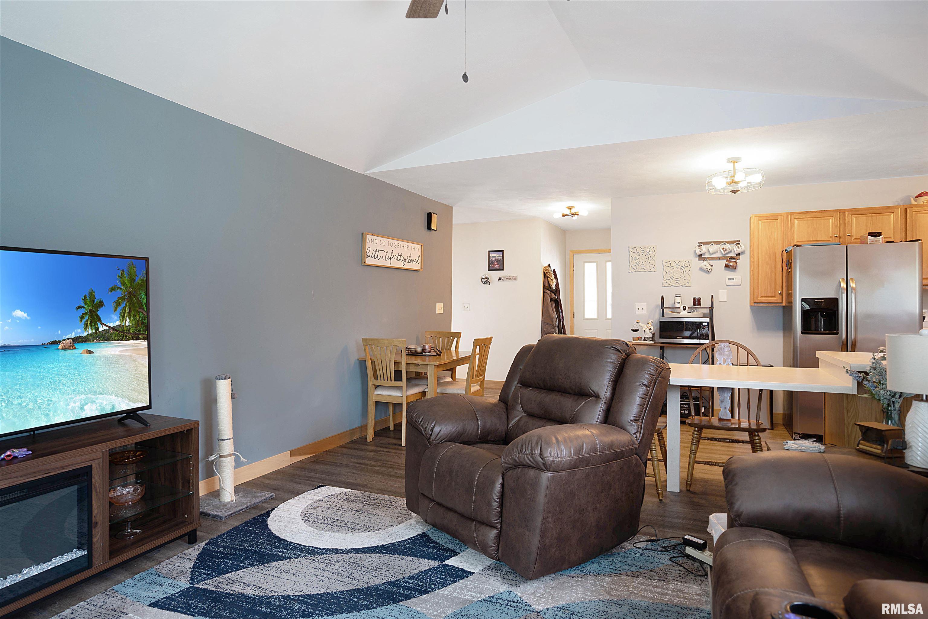 803 Harrington Road Henry, IL 61537 - Photo 5 of 26 Gallery Image 5