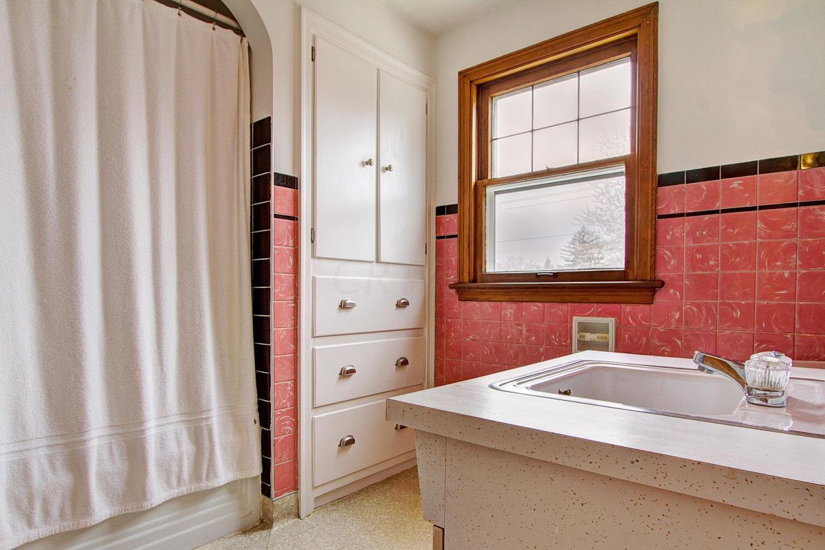 801 South Remington Road Columbus, OH 43209 - Photo 18 of 34