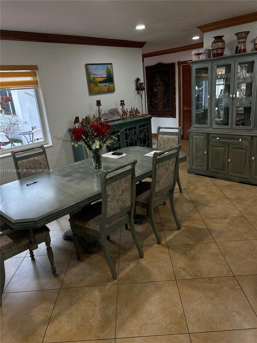2600 Southwest 126th Avenue Miami, FL 33175 - Photo 5 of 23 a view of a dining room with furniture