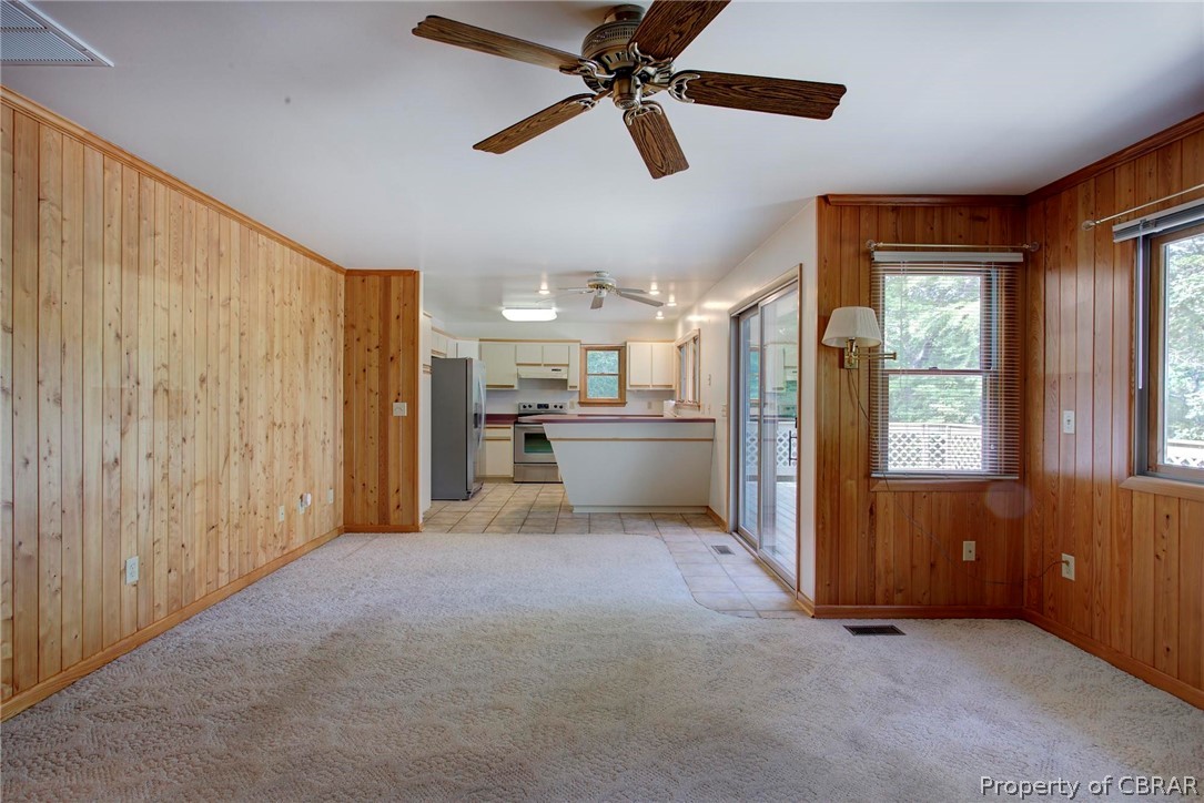 2775 Shell Road Gloucester, VA 23061 - Photo 12 of 38 Den to Kitchen