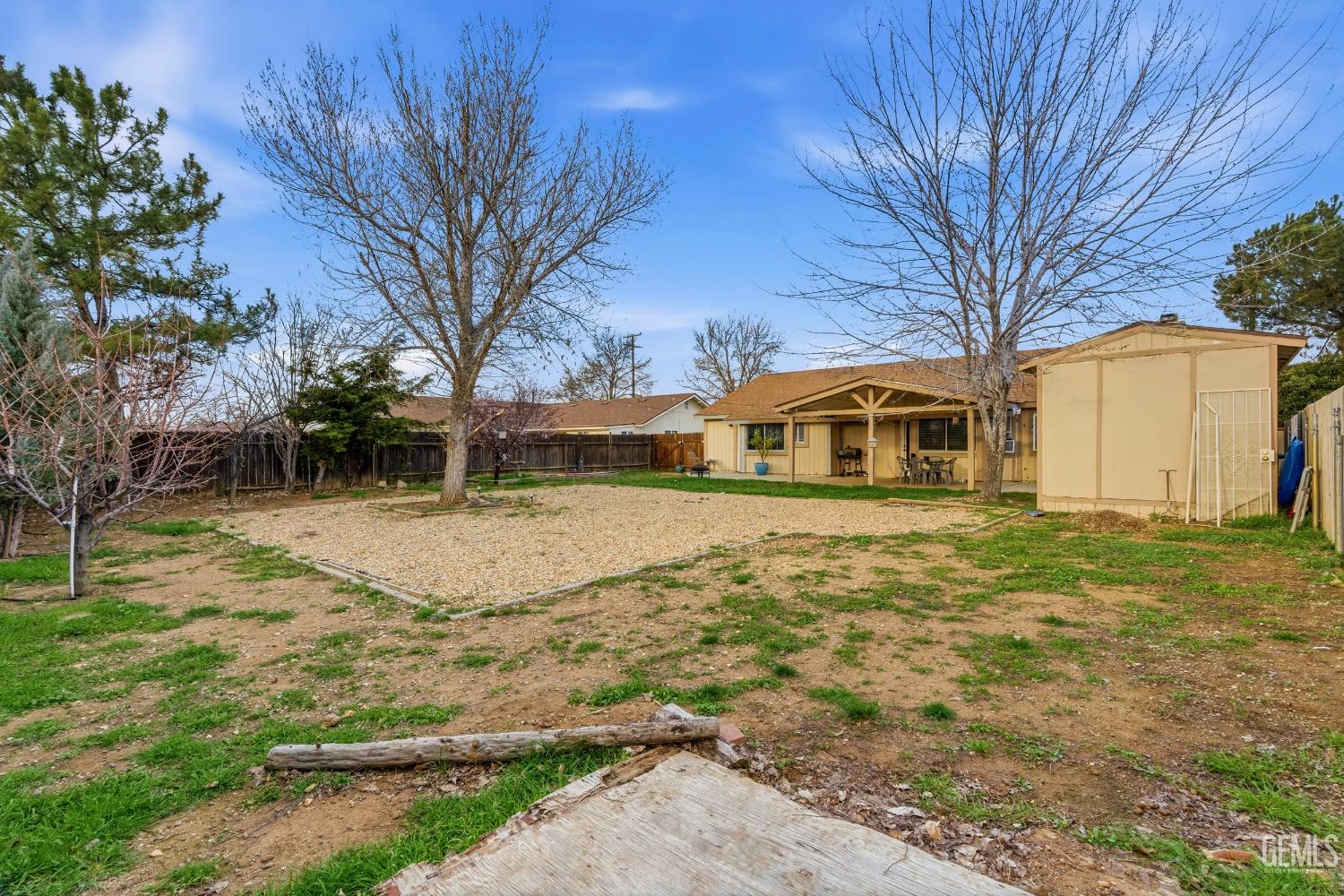 Undisclosed Address Tehachapi, CA 93561 - Photo 36 of 40 a view of a yard with a house