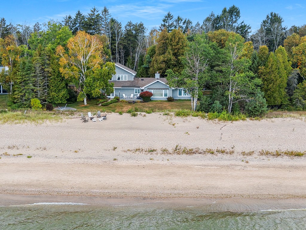 1674 Helmholz Road Sturgeon Bay, WI 54235 - Photo 3 of 56