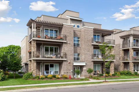 $525,000 | 3970 Wooddale Avenue South, Unit 201D, St. Louis Park, MN 55416