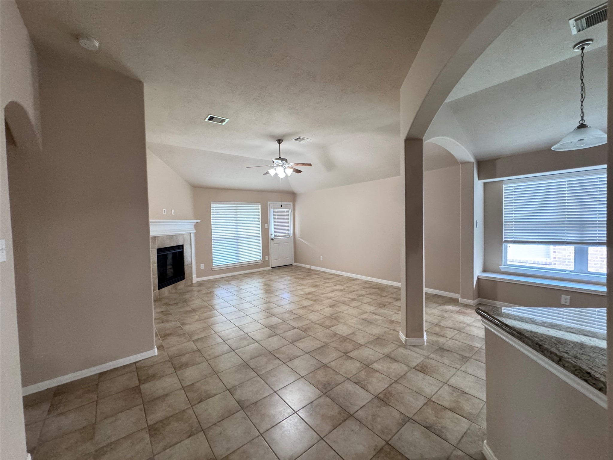 25210 Ginger Ranch Drive Katy, TX 77494 - Photo 5 of 26 Living room