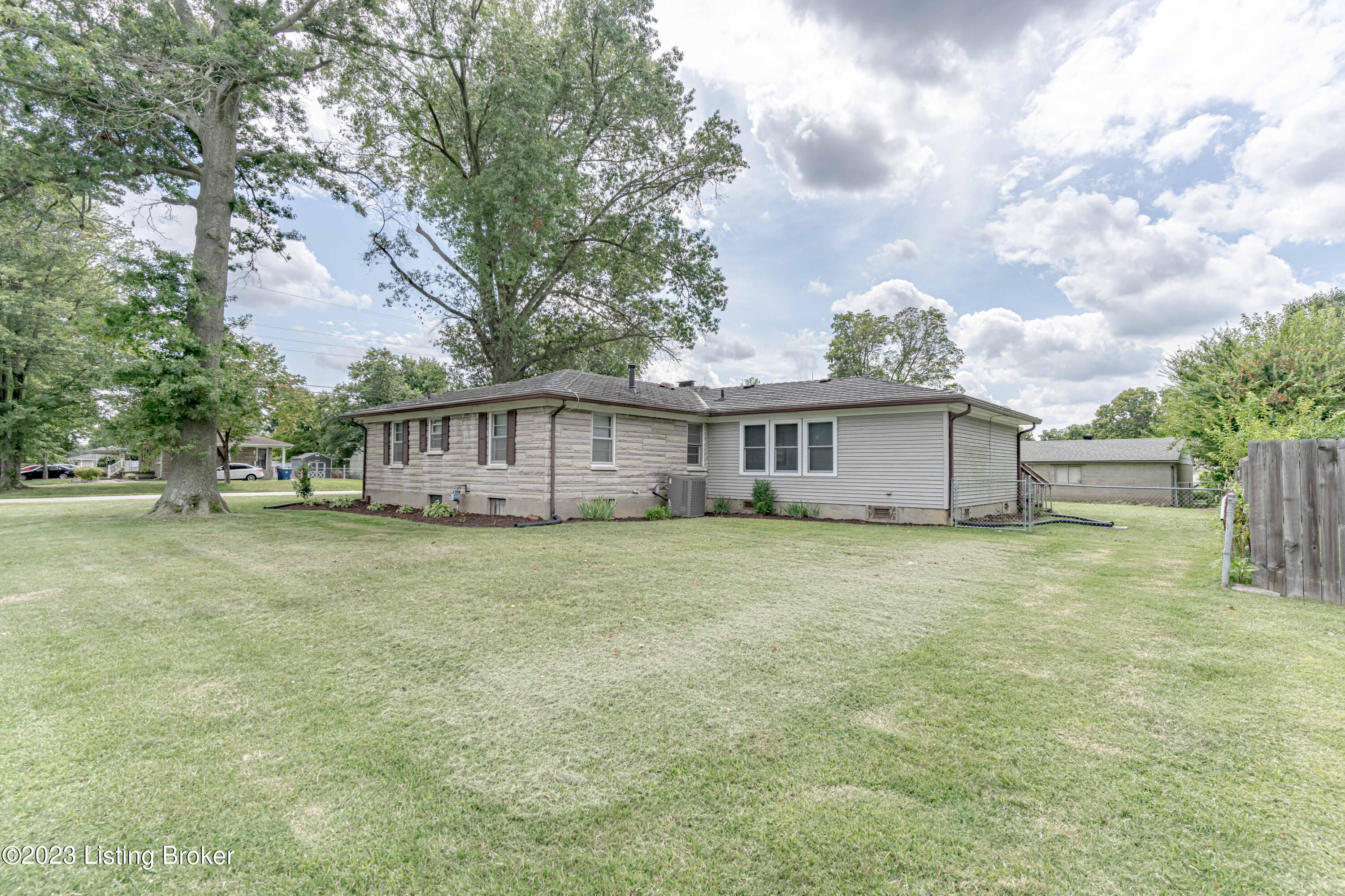 5801 Maryman Road Louisville, KY 40258 - Photo 57 of 71 DSC03919