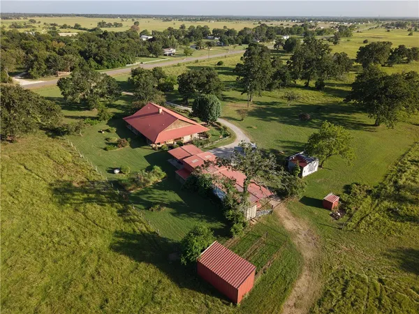 $1,250,000 | 16403-16515 Macey Road, Hearne, TX 77859