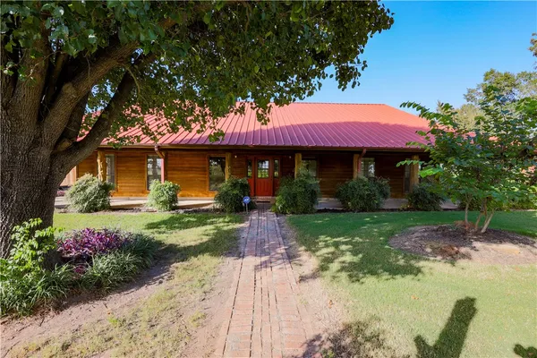 $1,250,000 | 16403-16515 Macey Road, Hearne, TX 77859