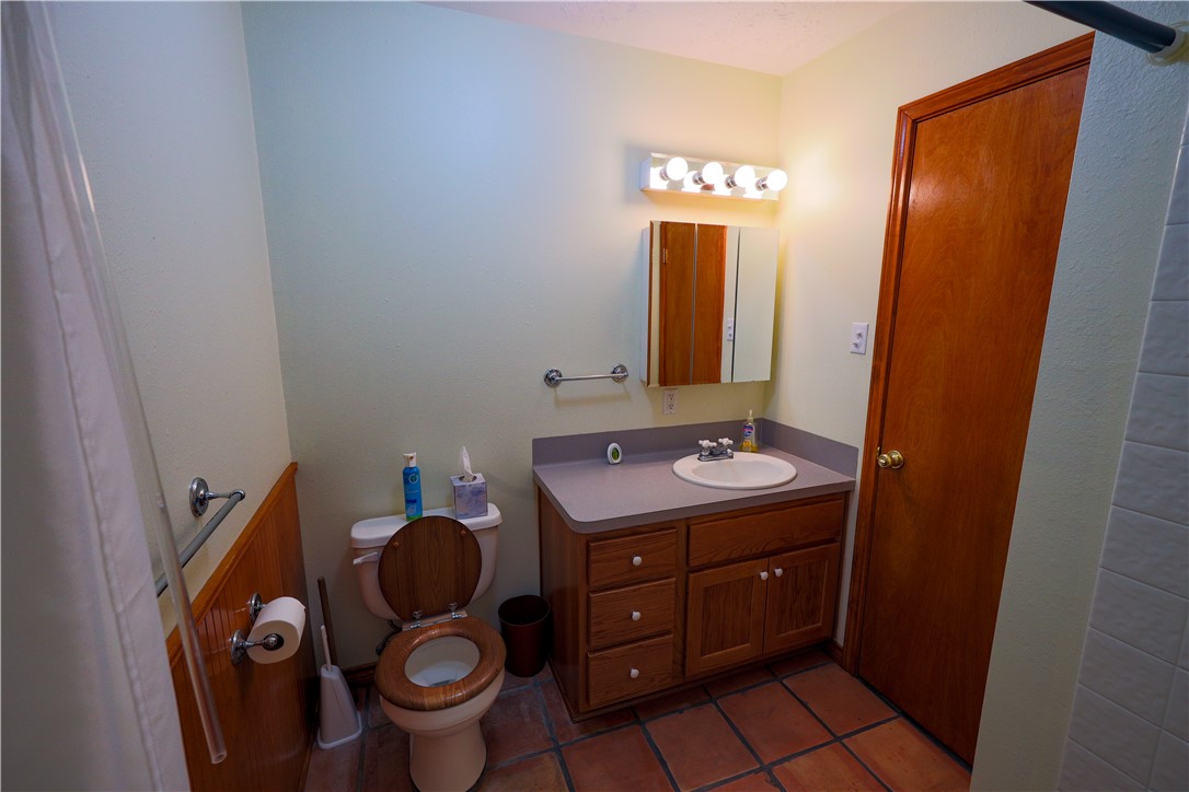 16403-16515 Macey Road Hearne, TX 77859 - Photo 34 of 46 Bathroom