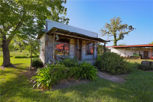 $1,250,000 | 16403-16515 Macey Road, Hearne, TX 77859