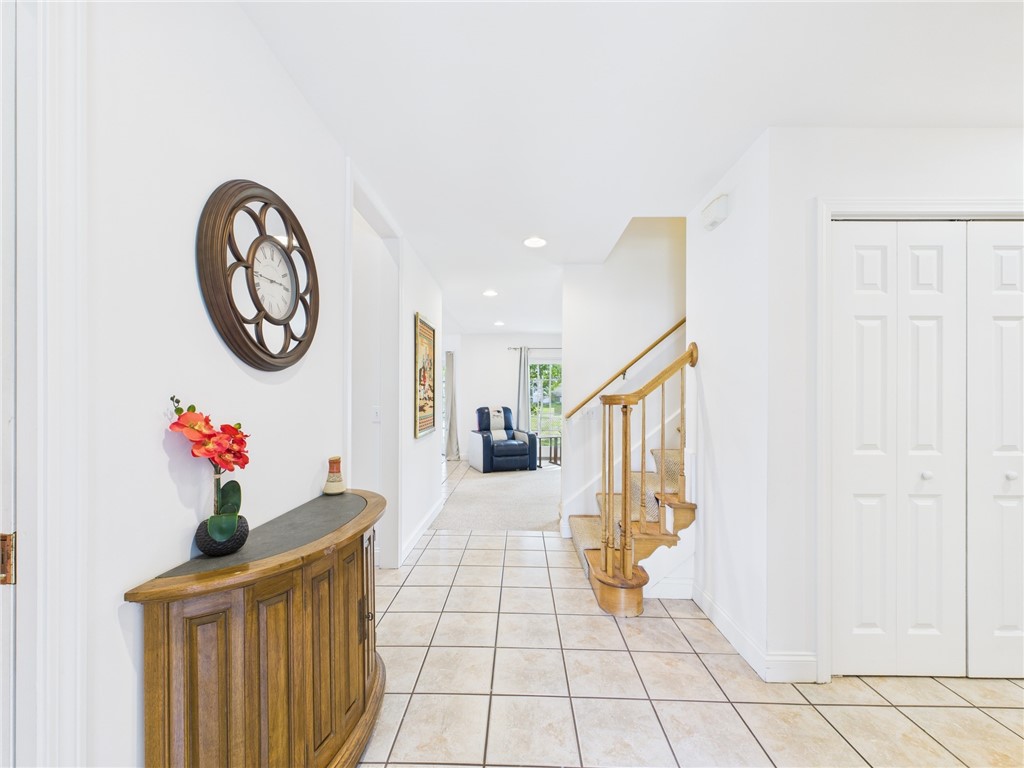 56 Wanda Street Narragansett, RI 02882 - Photo 4 of 25 Gracious entry